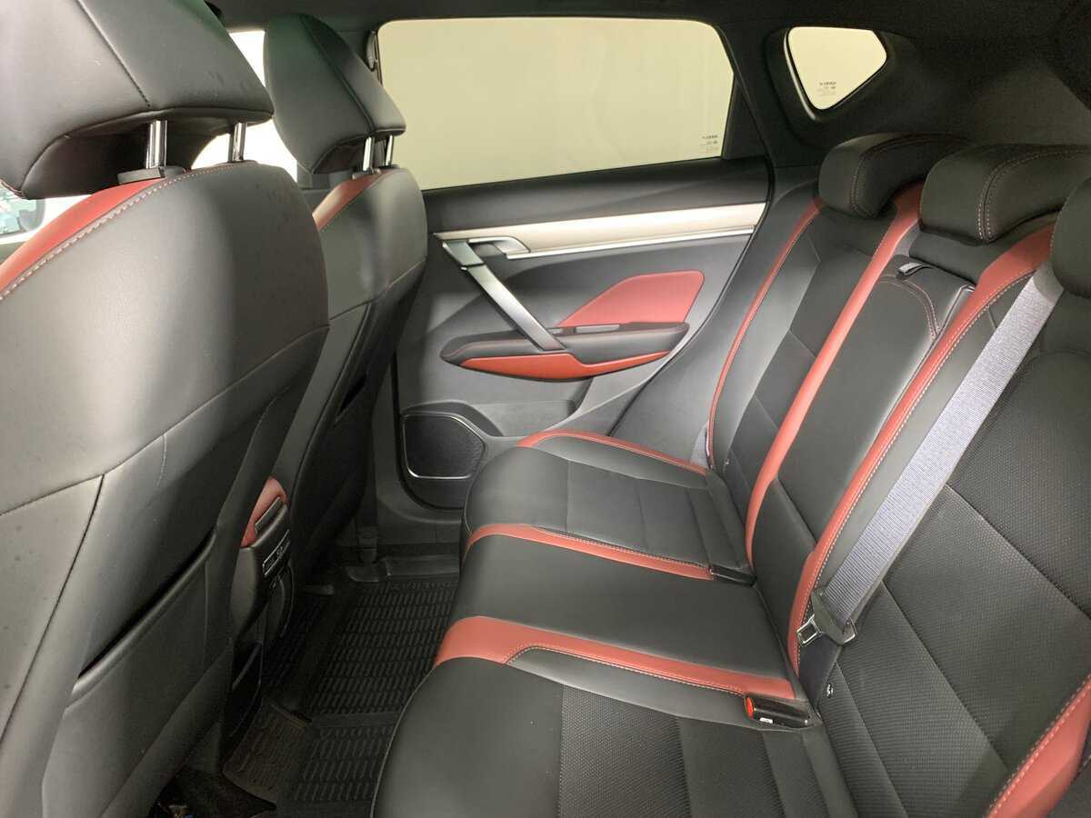 Geely Coolray 2021
