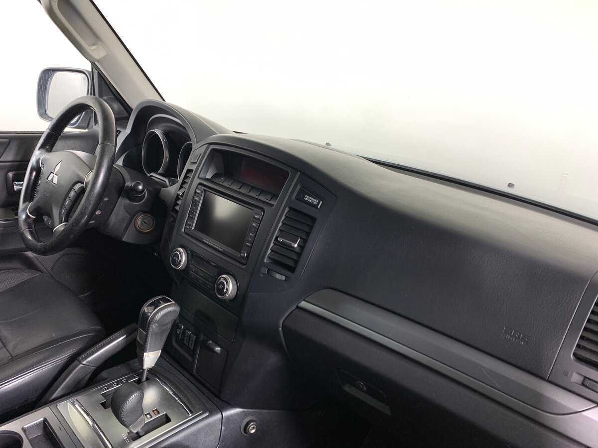 Mitsubishi Pajero 2011