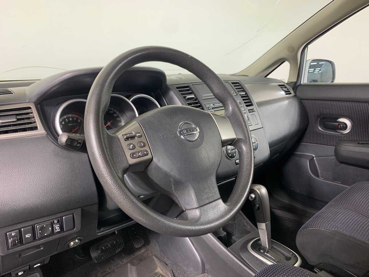 Nissan Tiida 2011