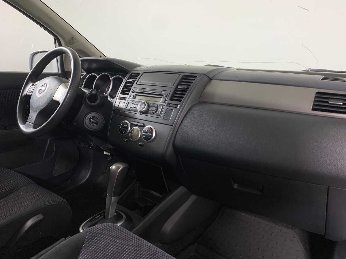 Nissan Tiida 2011