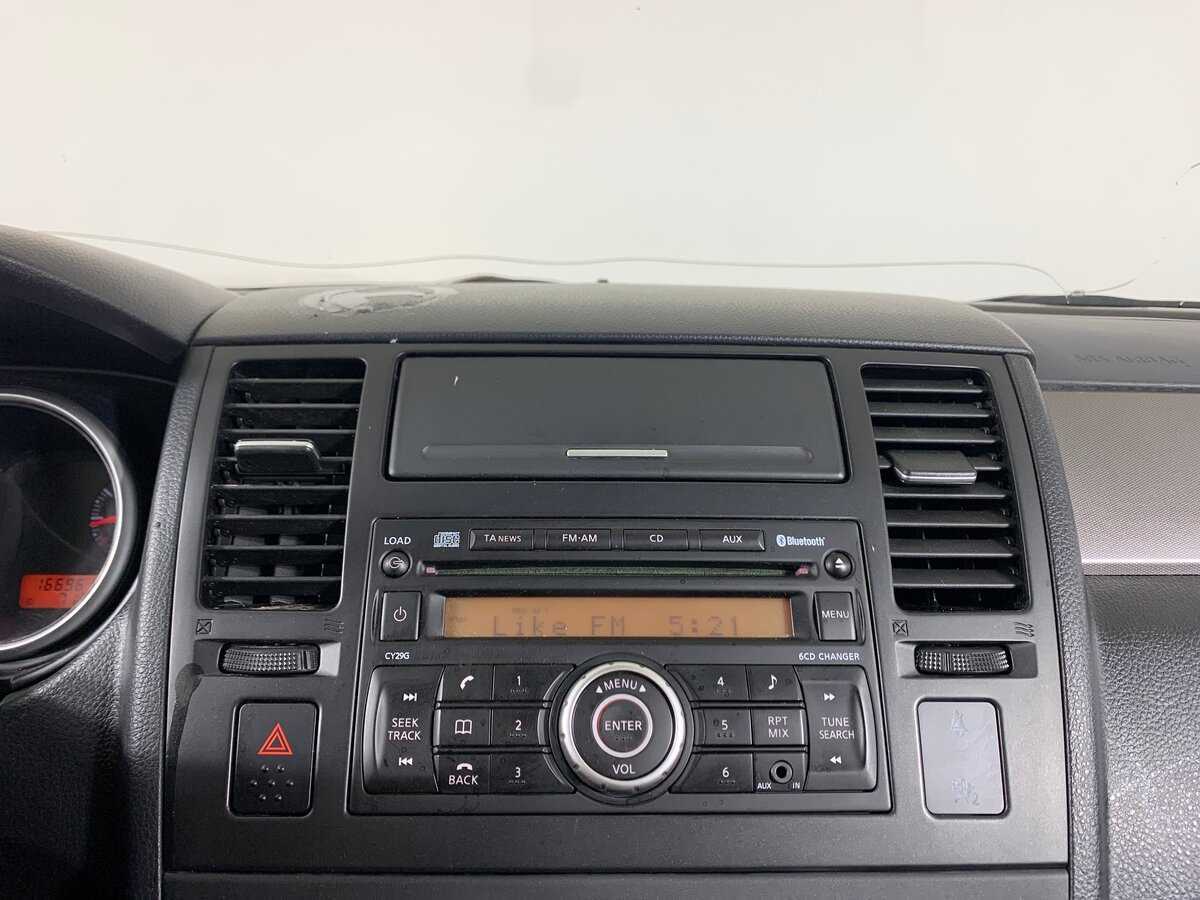 Nissan Tiida 2011
