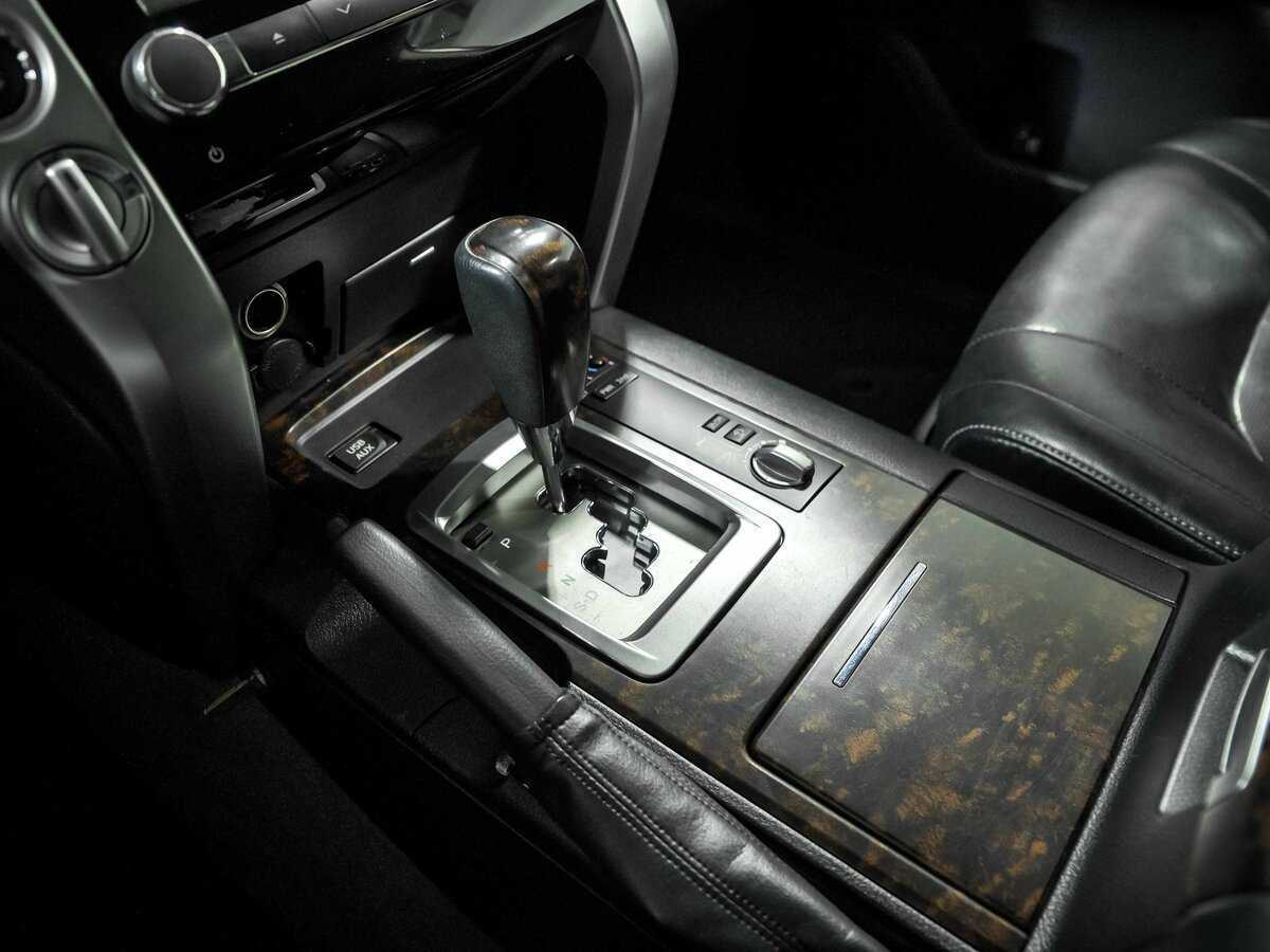 Toyota Land Cruiser 2012