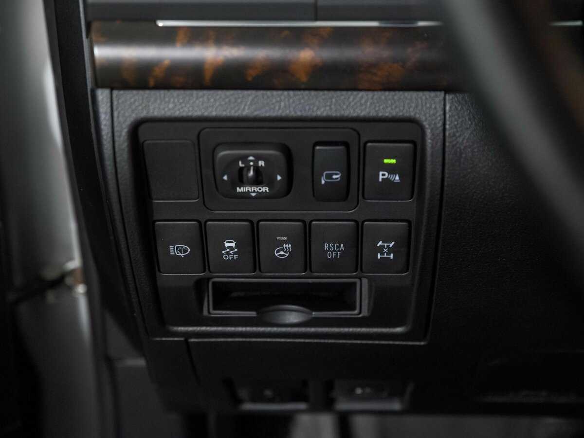 Toyota Land Cruiser 2012