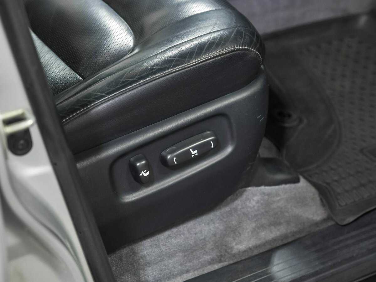 Toyota Land Cruiser 2012