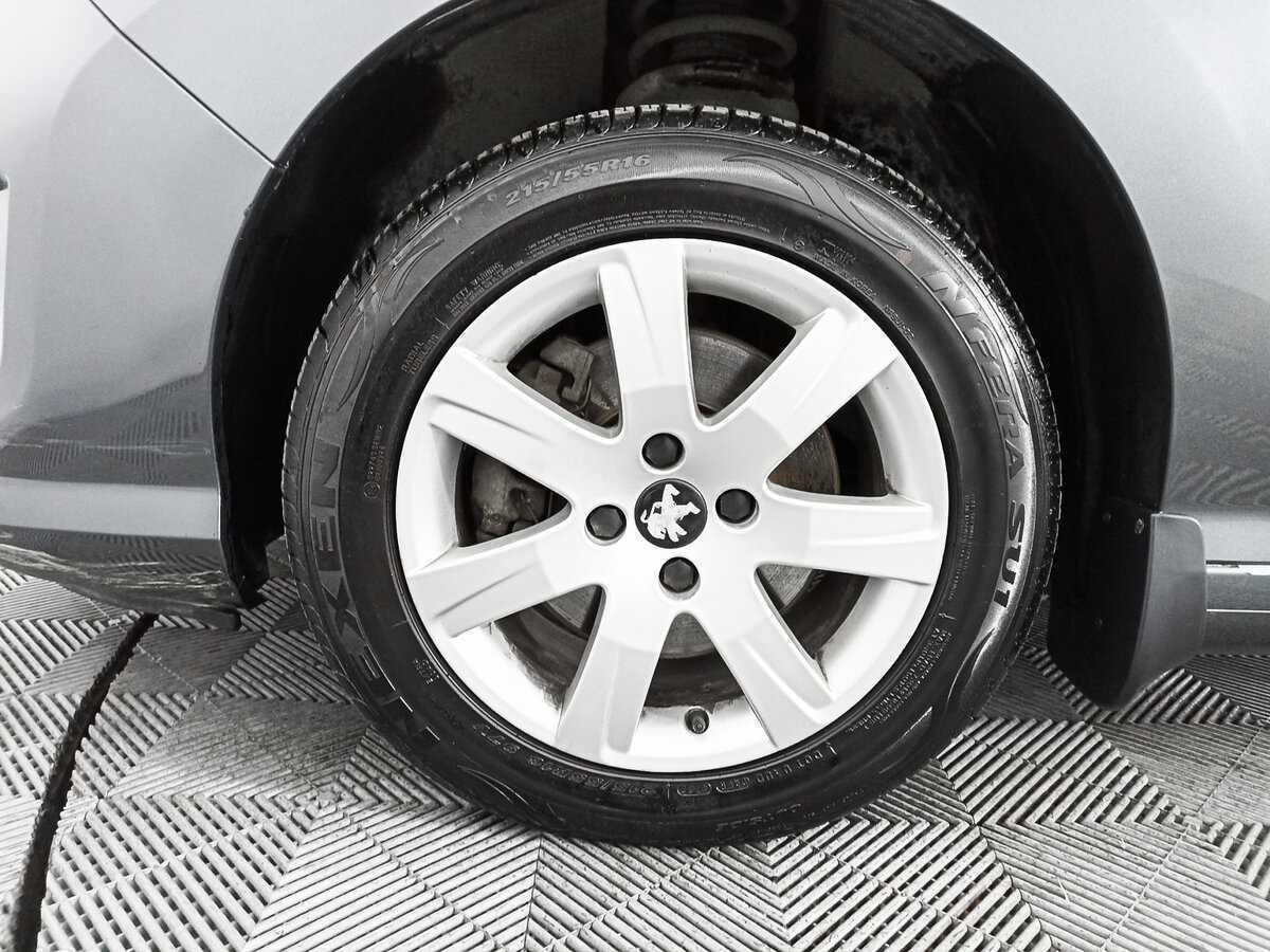 Peugeot 408 2012