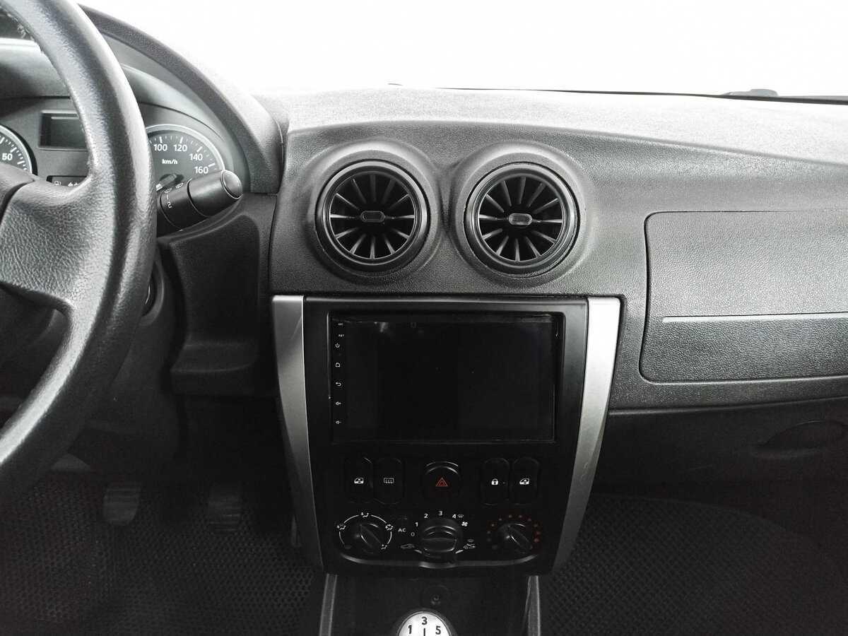 Nissan Almera 2013
