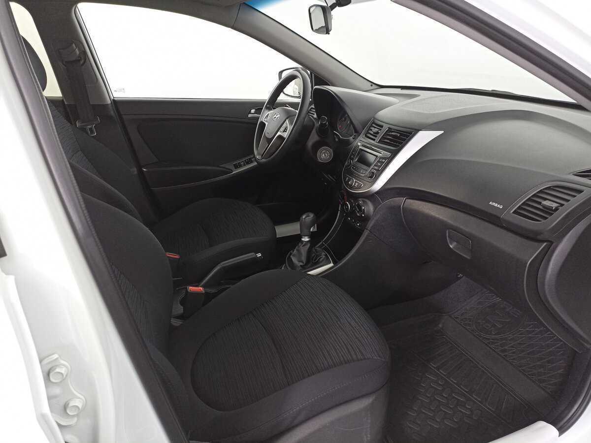 Hyundai Solaris 2015