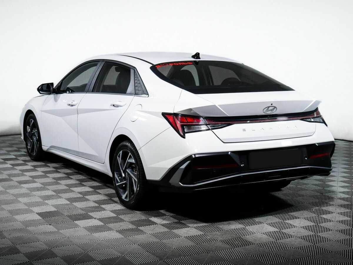 Hyundai Elantra 2023