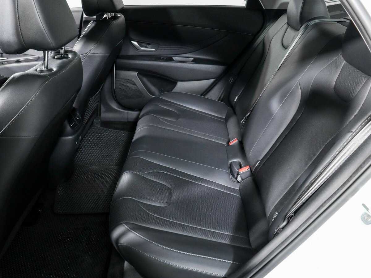 Hyundai Elantra 2023