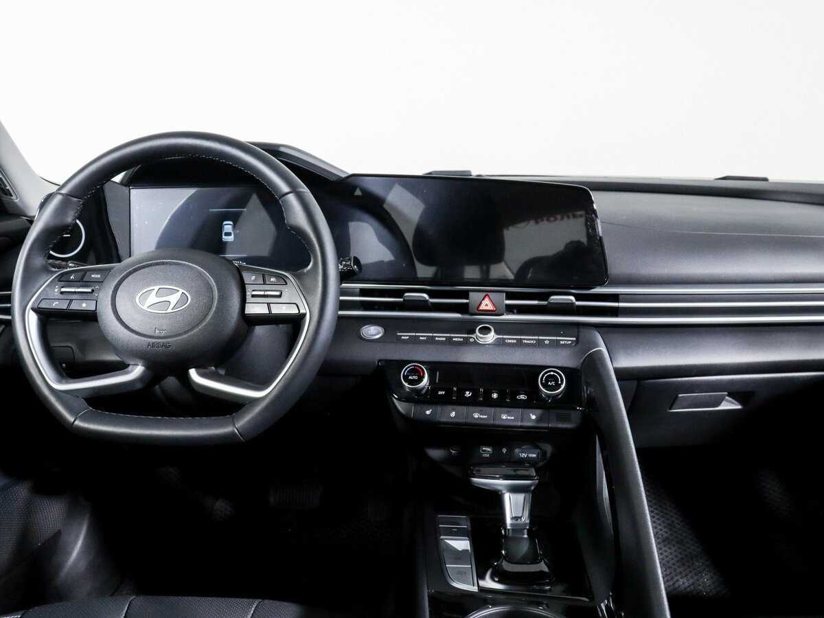 Hyundai Elantra 2023