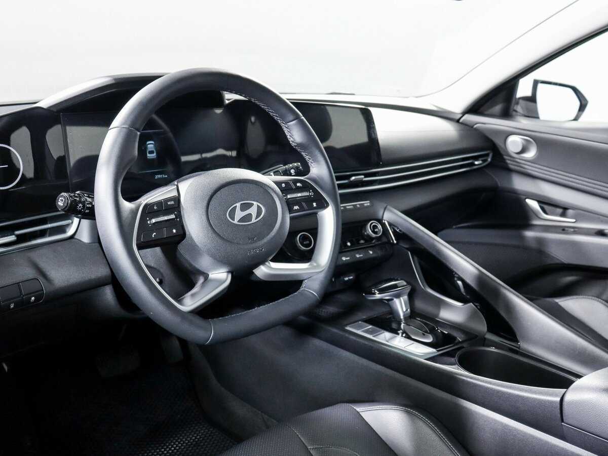 Hyundai Elantra 2023
