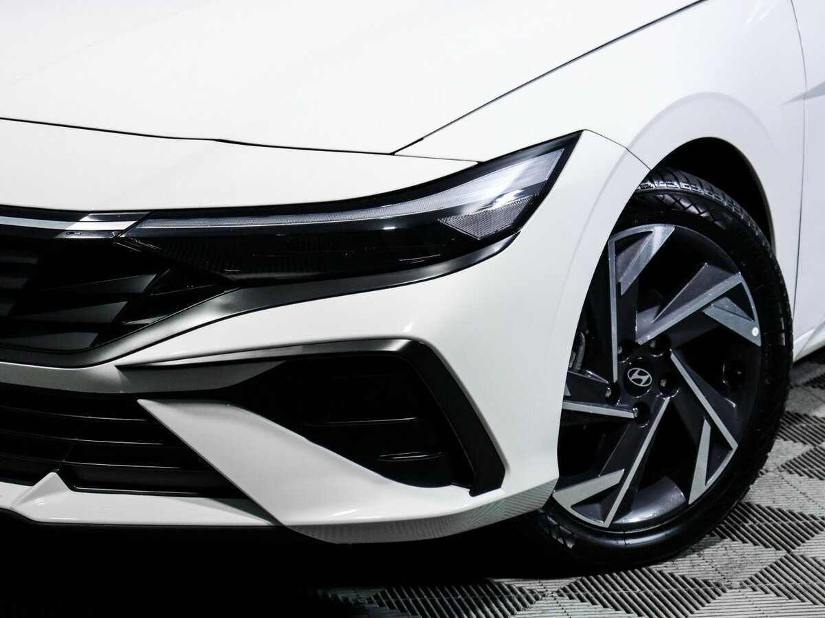 Hyundai Elantra 2023