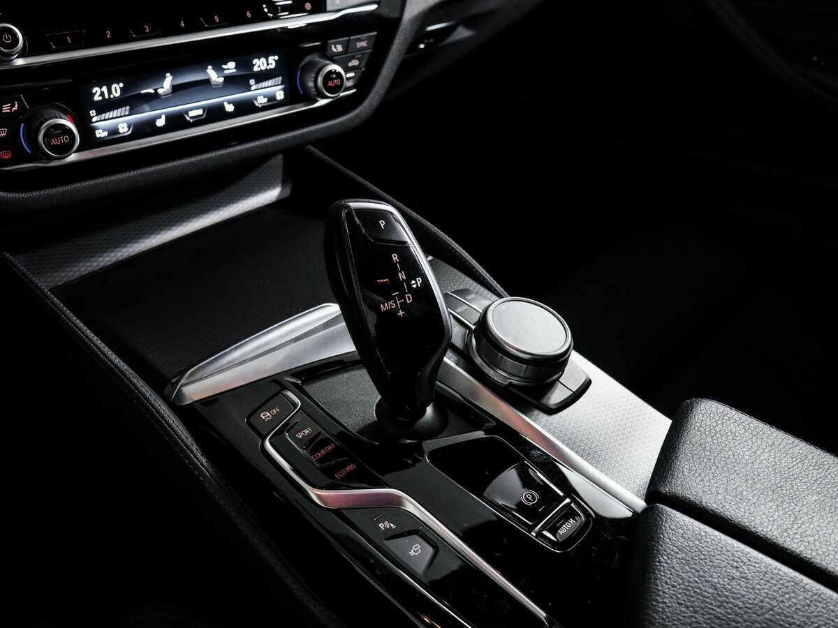 BMW 5 серии 2021