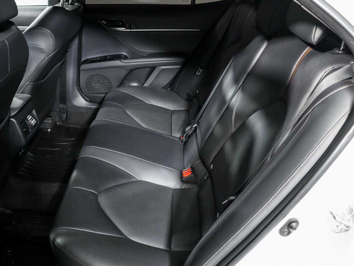 Toyota Camry 2019