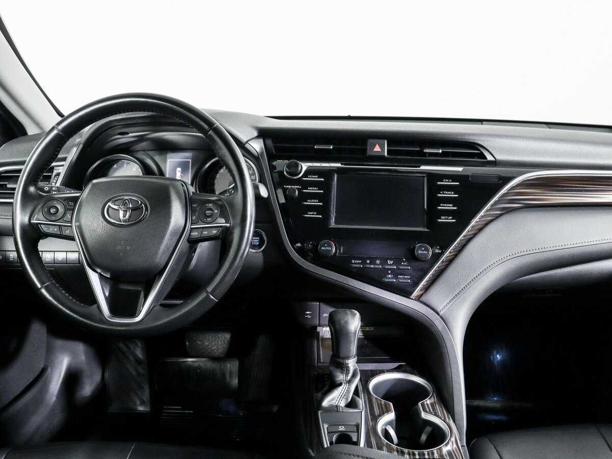 Toyota Camry 2019