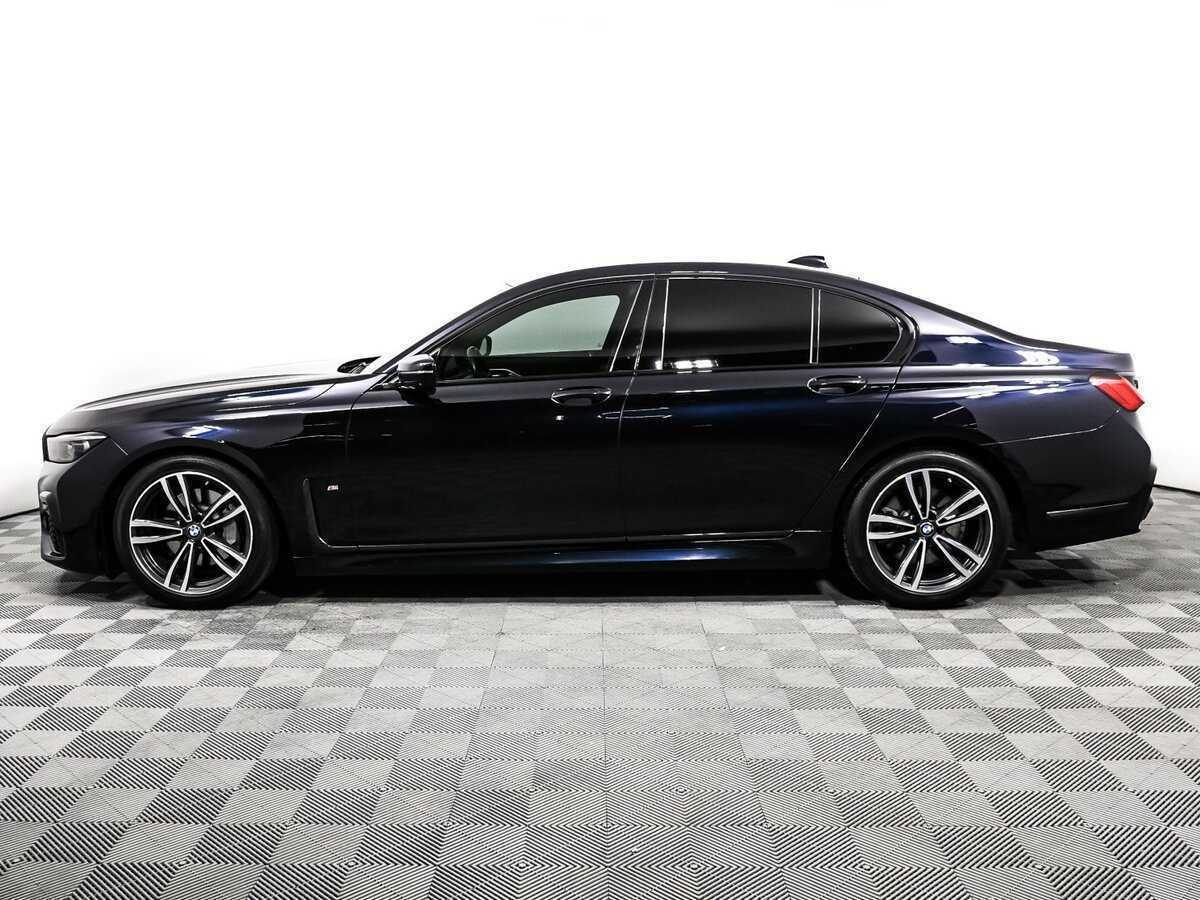 BMW 7 серии 2021
