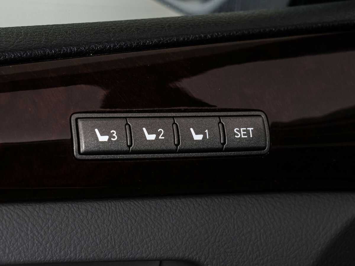 Lexus LX 2008