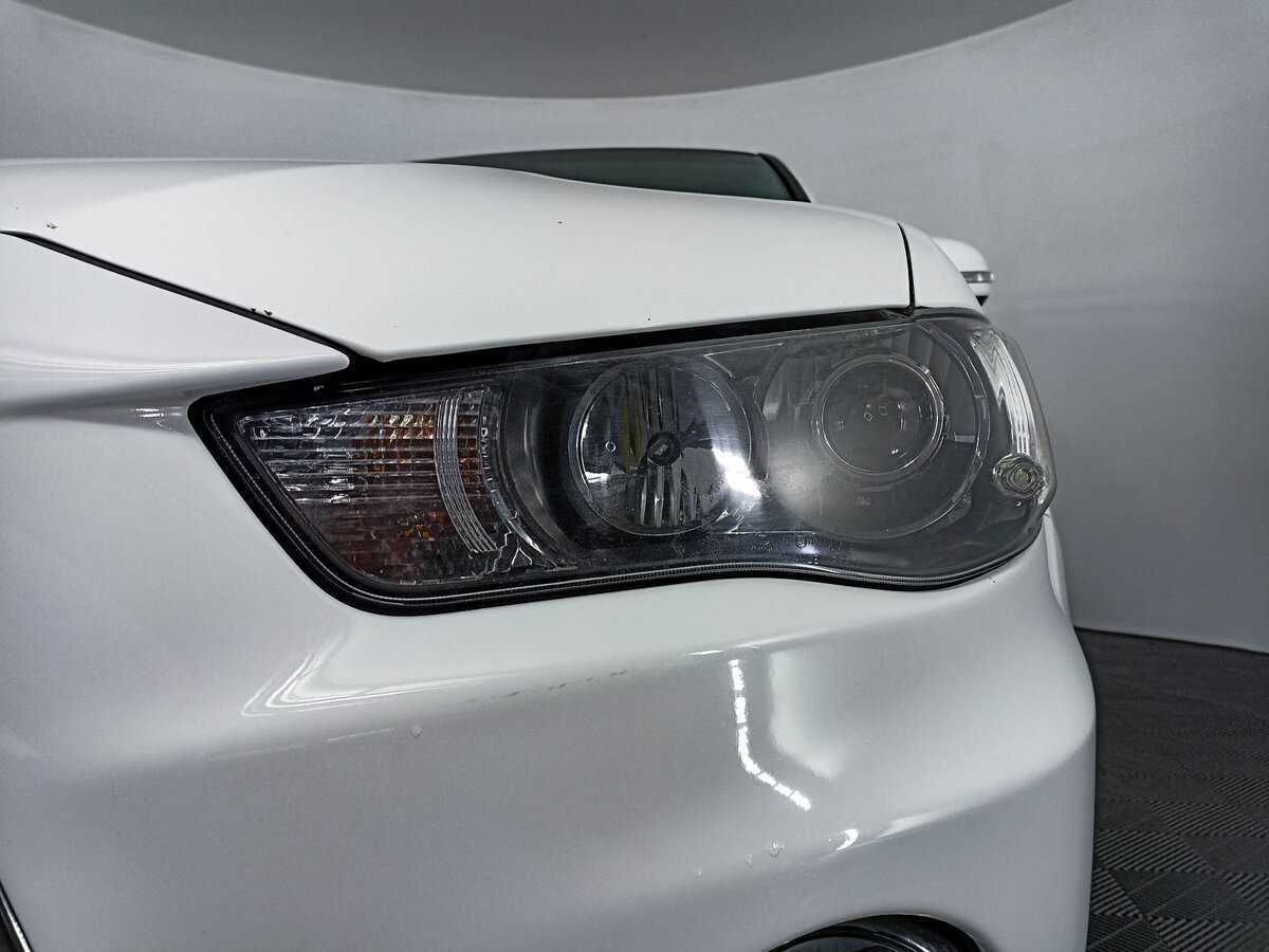 Mitsubishi Outlander 2012
