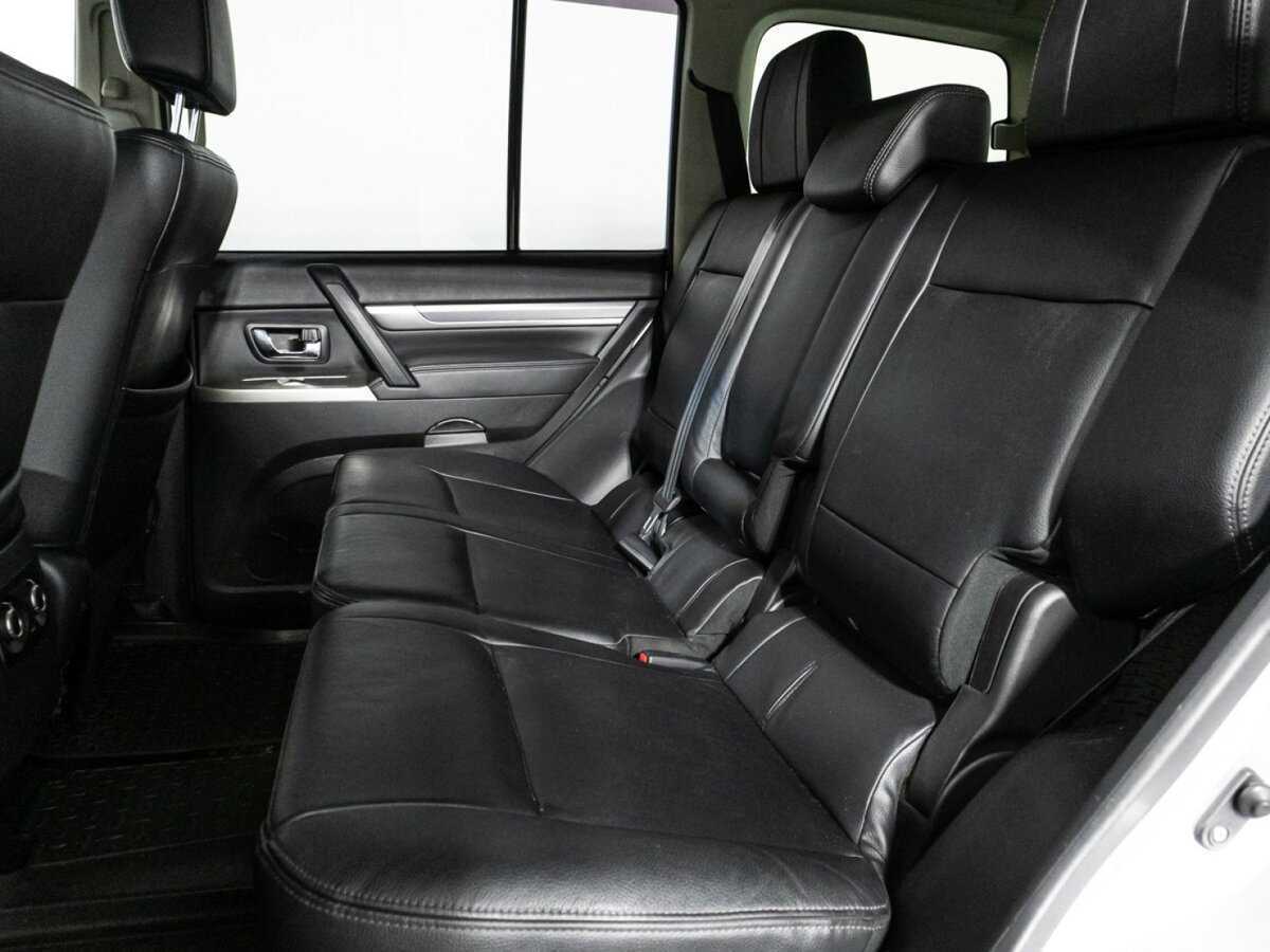 Mitsubishi Pajero 2015
