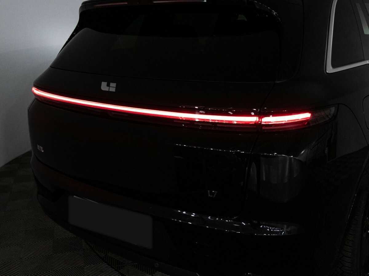Li Auto (Lixiang) L7 2023