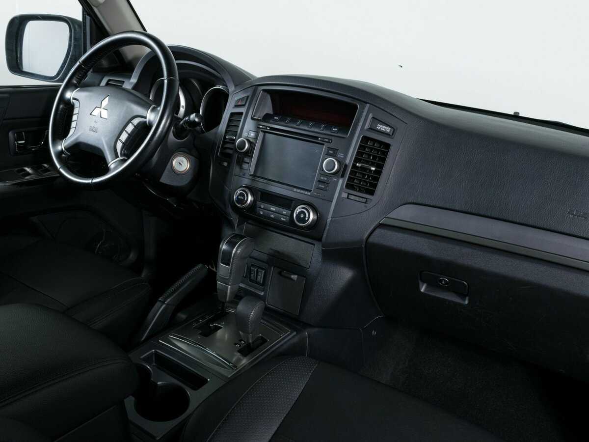 Mitsubishi Pajero 2012