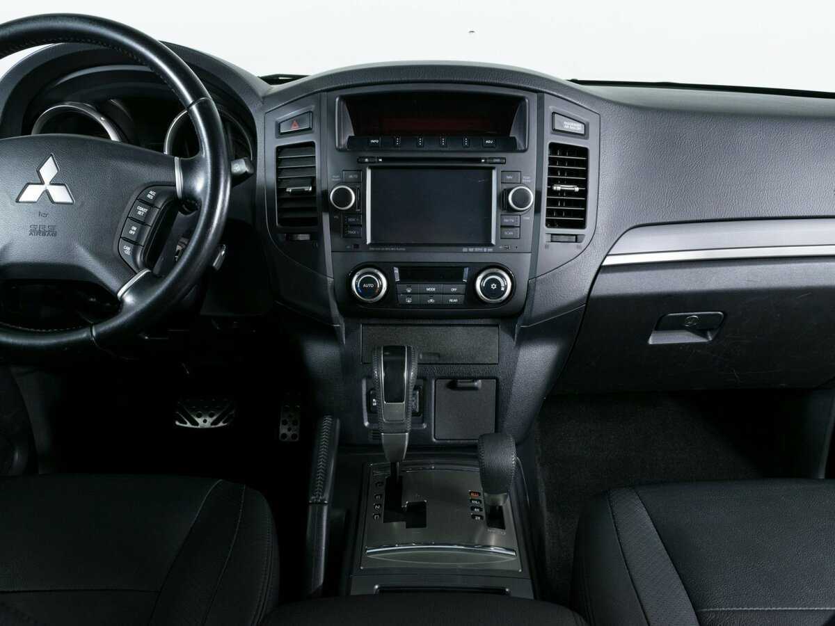 Mitsubishi Pajero 2012