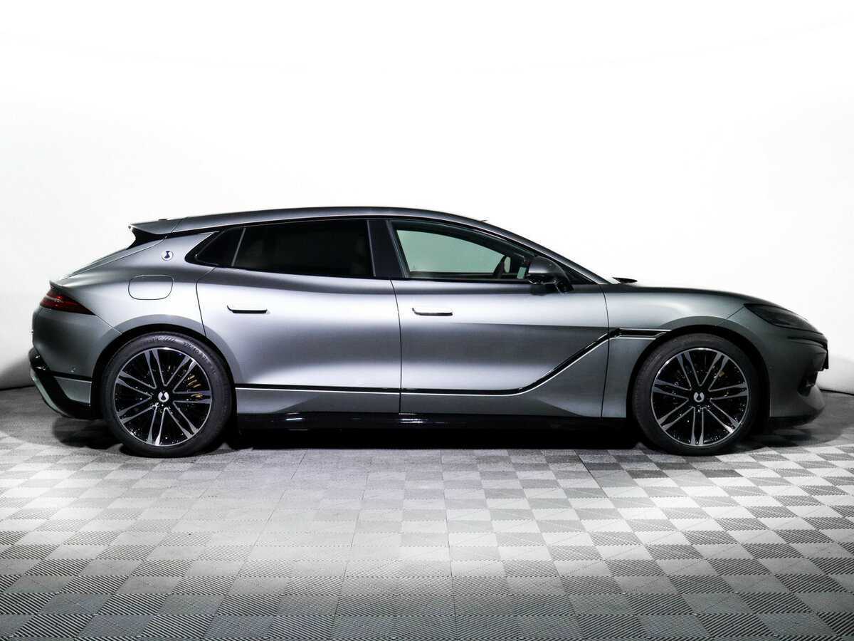Denza Z9