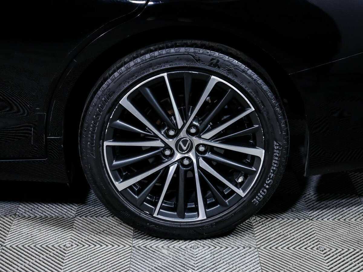 Lexus ES 2021