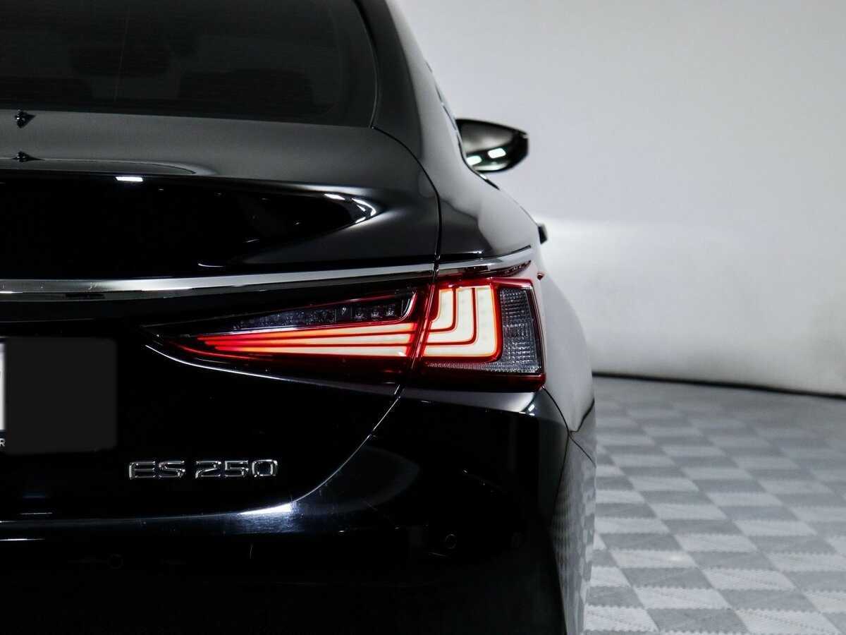 Lexus ES 2021