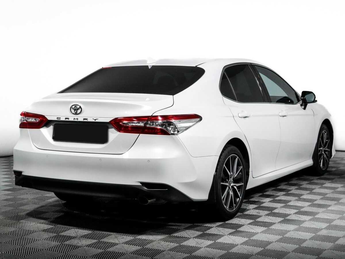 Toyota Camry 2021