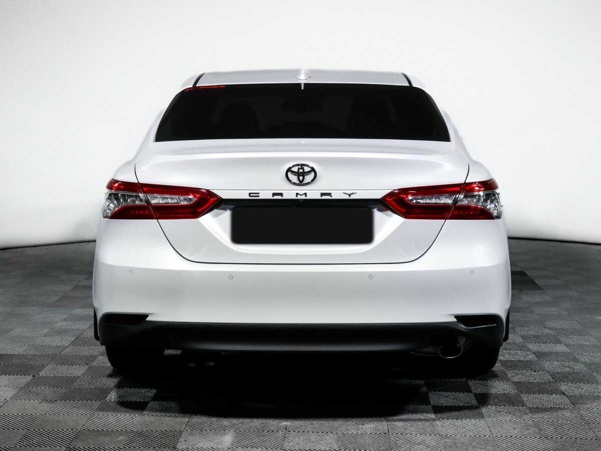 Toyota Camry 2021