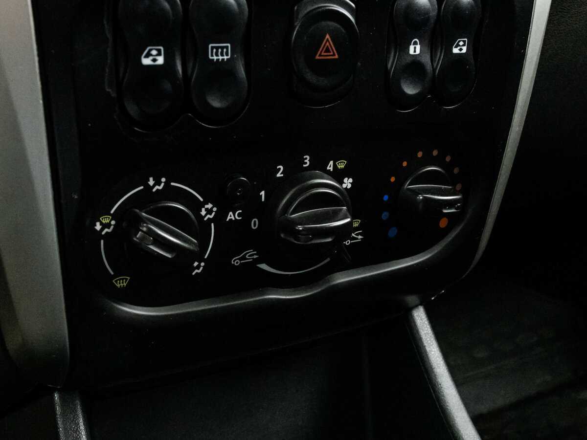 Nissan Almera 2013