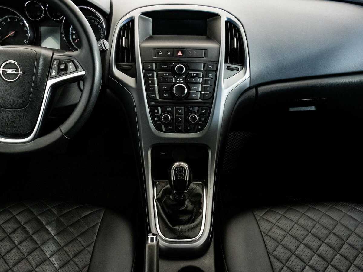 Opel Astra 2011