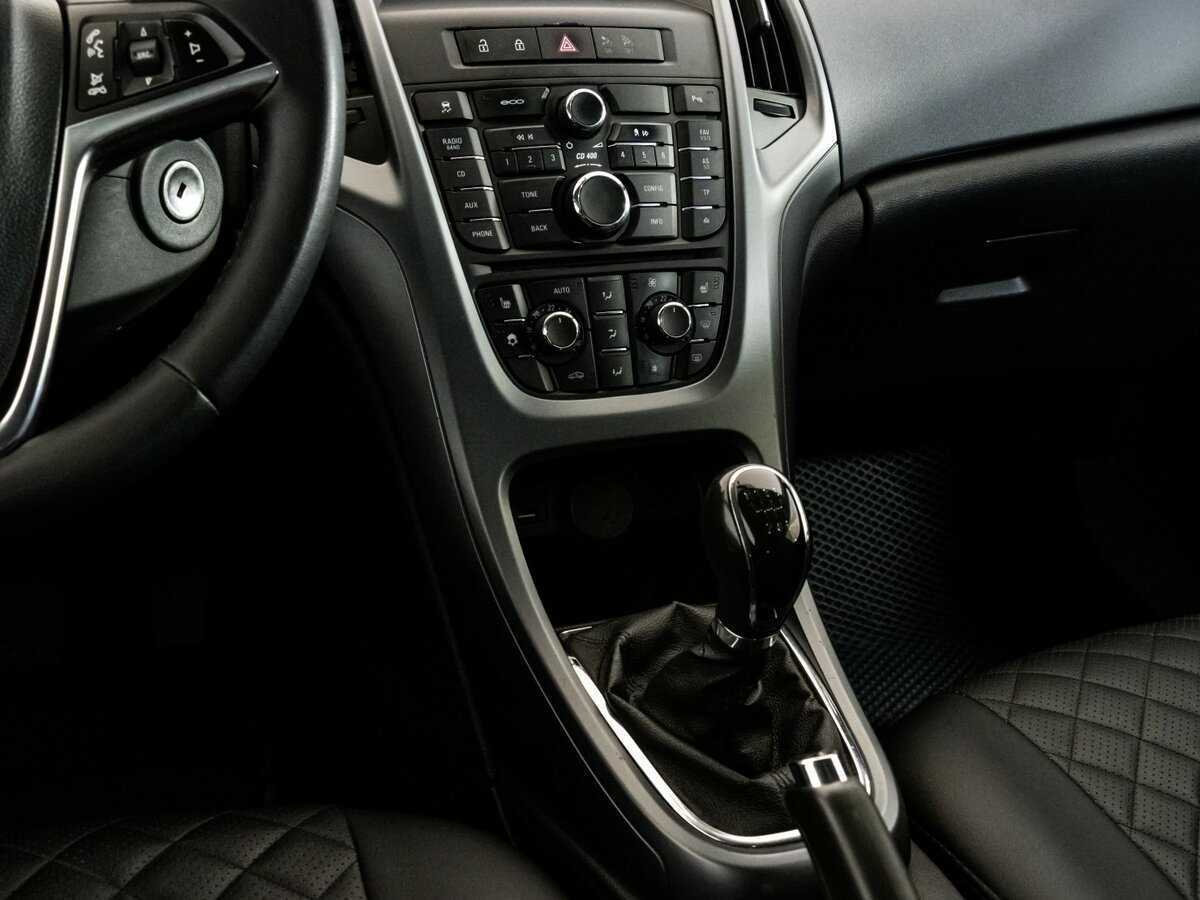 Opel Astra 2011