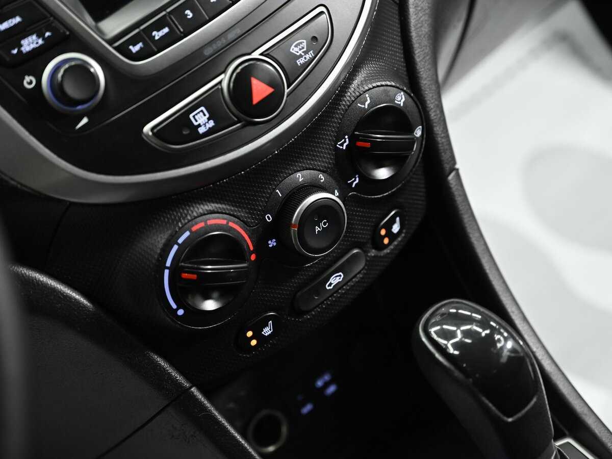 Hyundai Solaris 2015