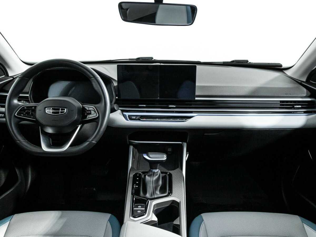 Geely Emgrand 2023