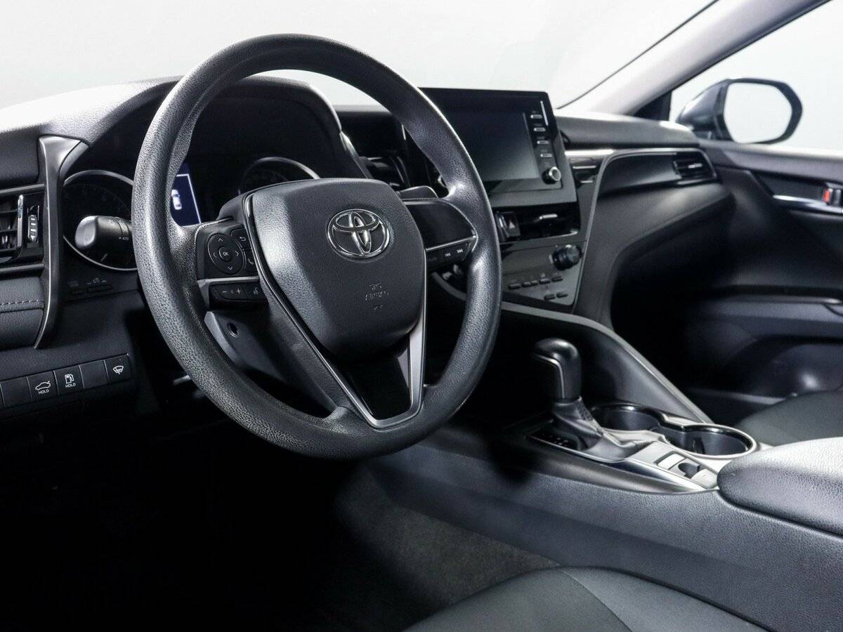 Toyota Camry 2021