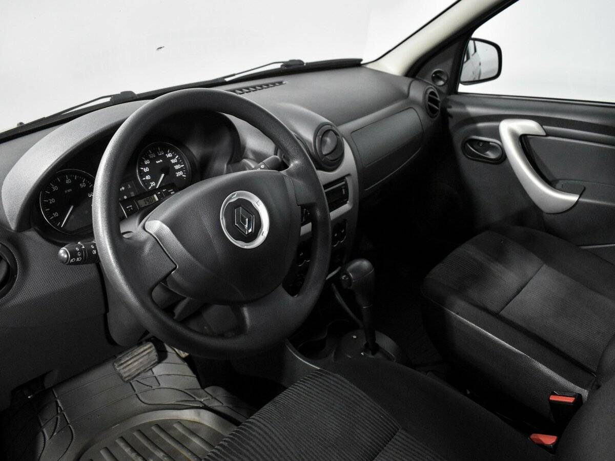 Renault Logan 2015