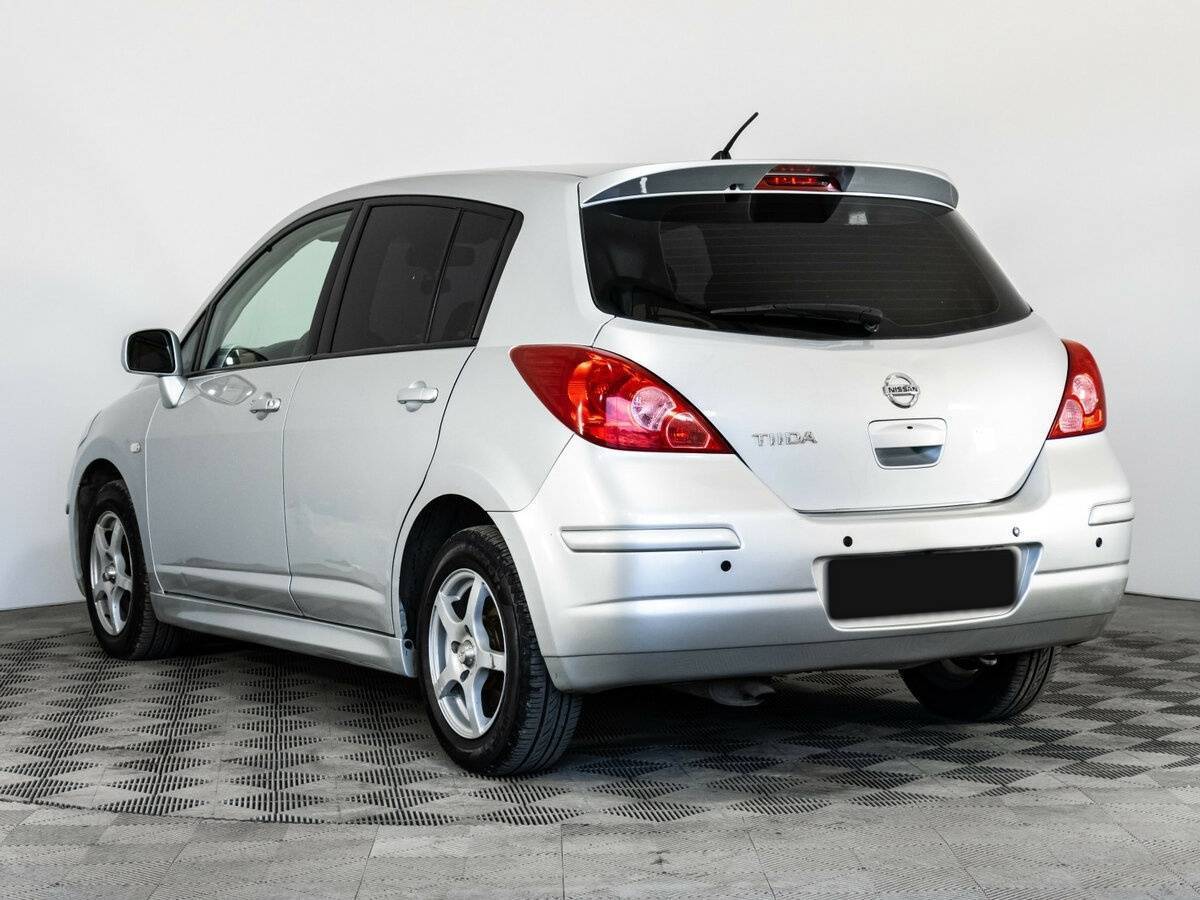 Nissan Tiida 2013