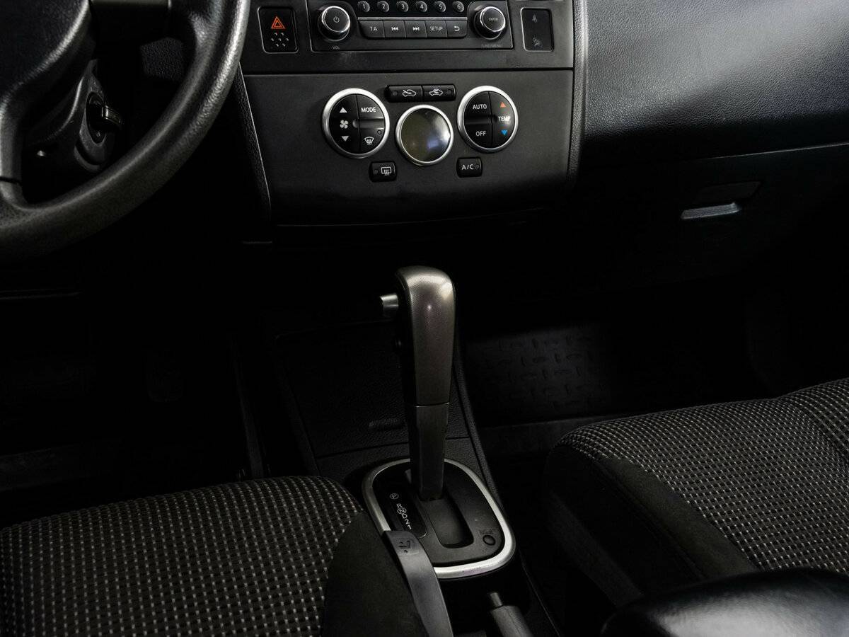 Nissan Tiida 2013