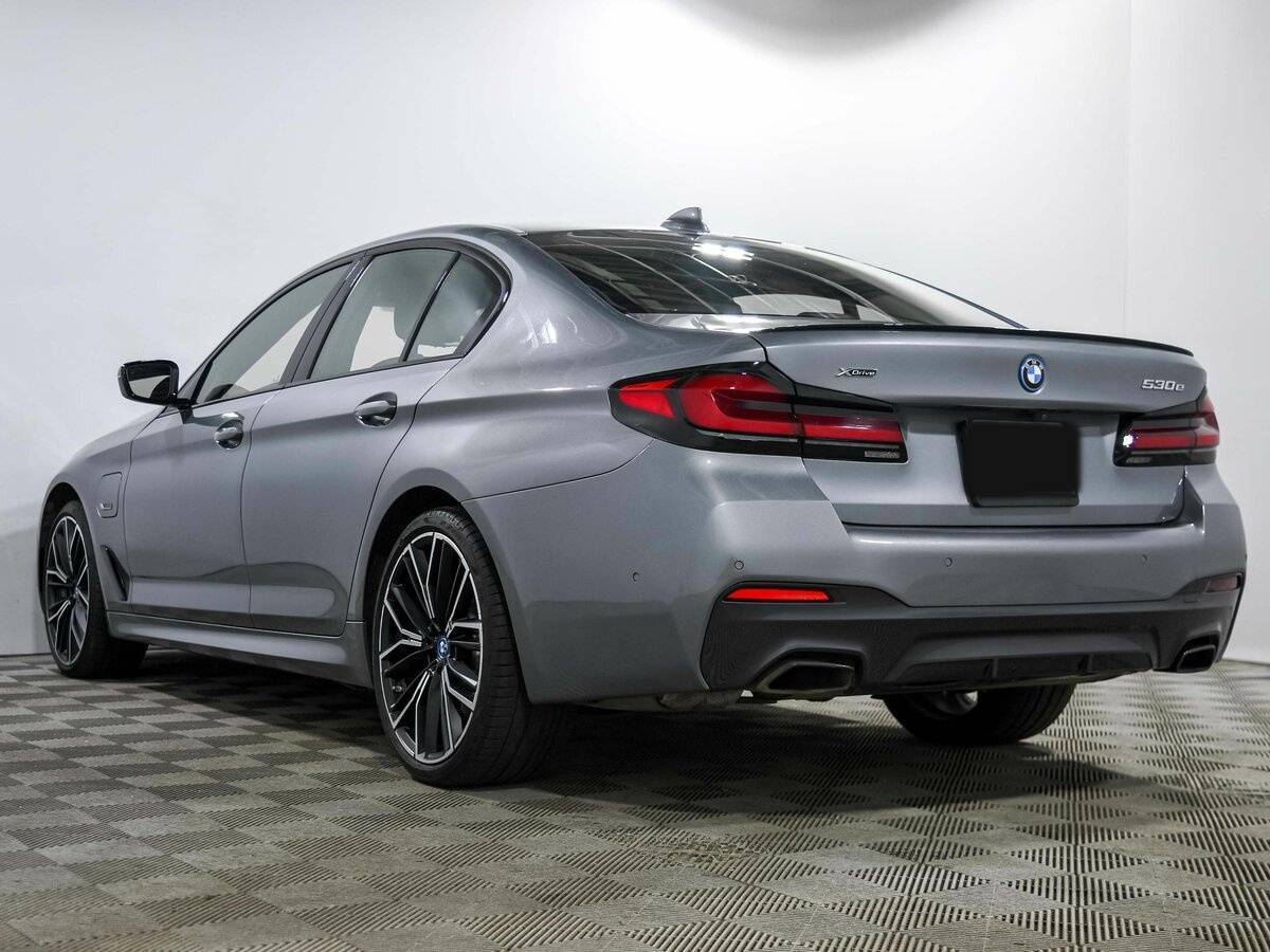 BMW 5 серии 2022