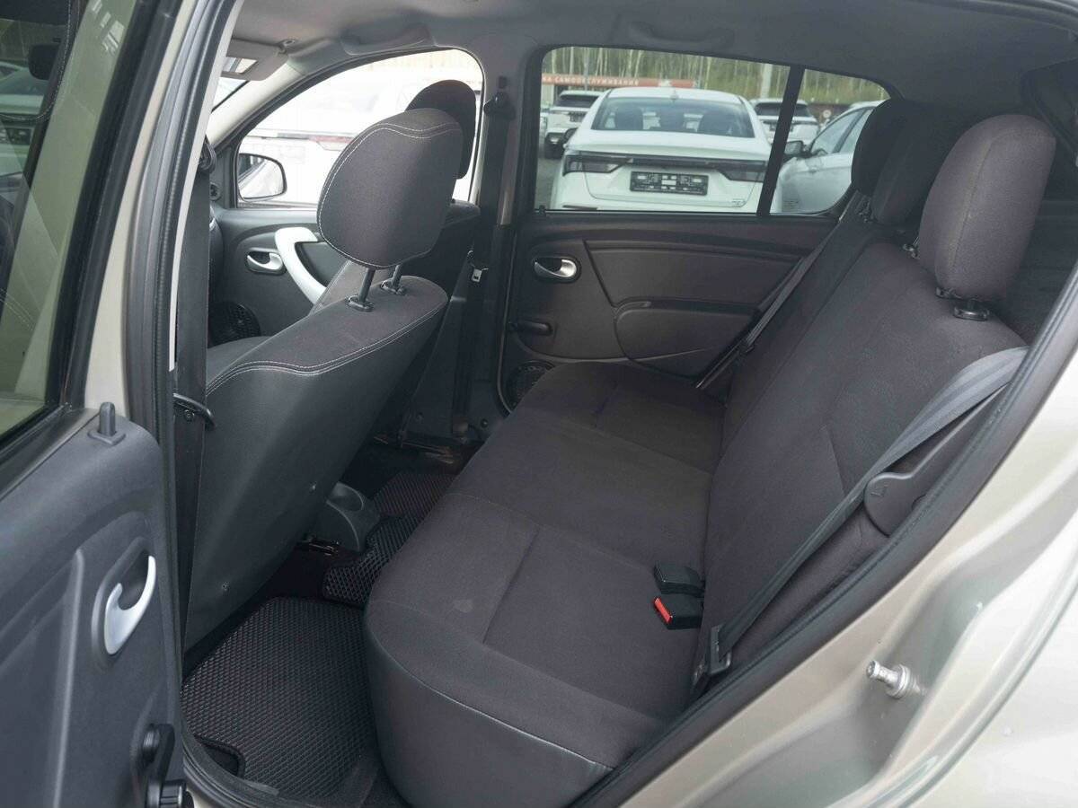 Renault Sandero 2011
