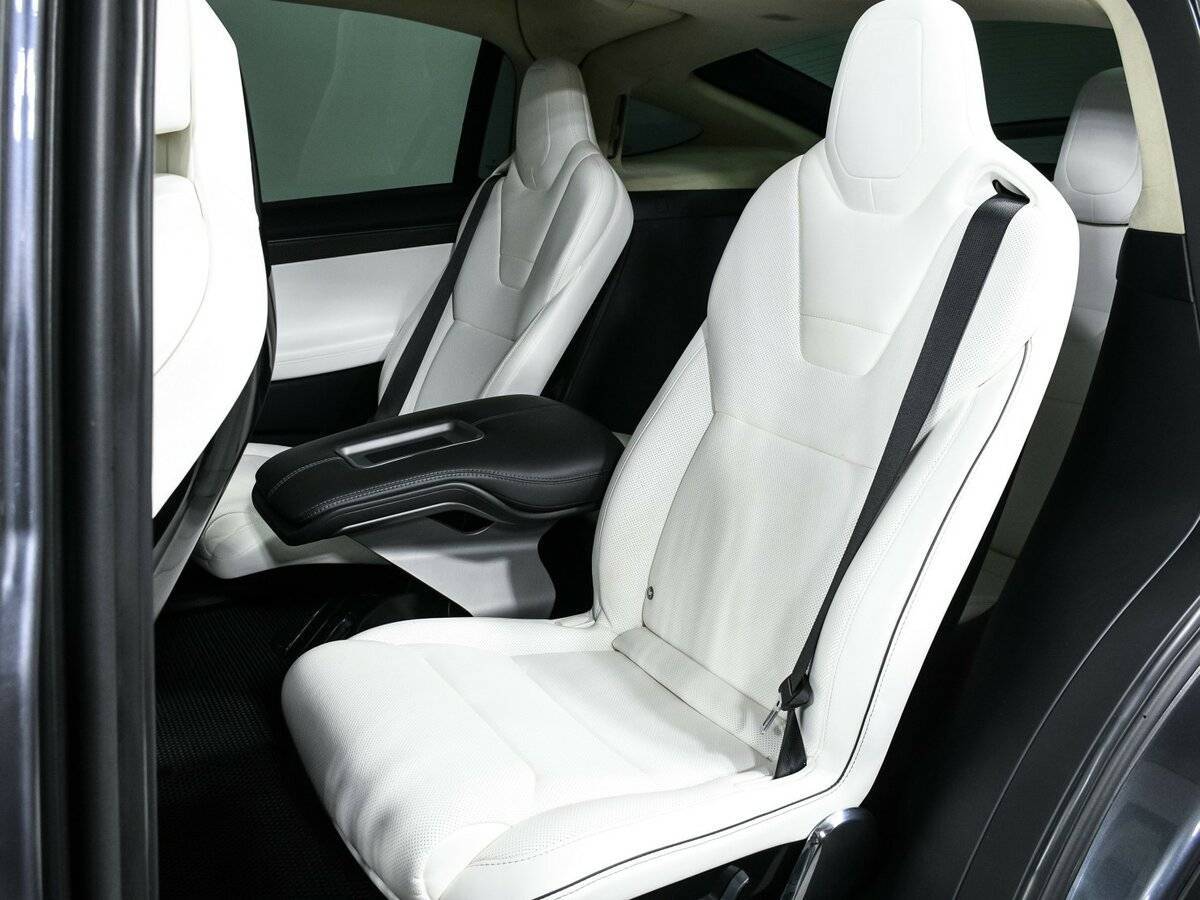 Tesla Model X 2018