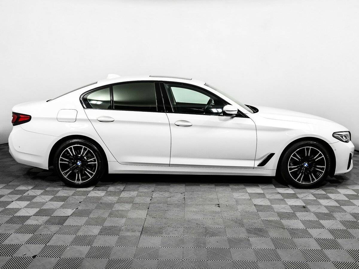 BMW 5 серии 2022
