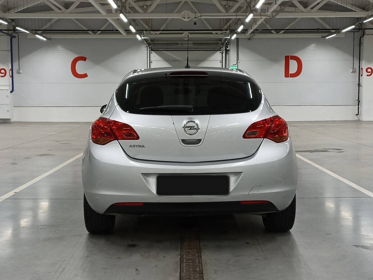 Opel Astra 2011
