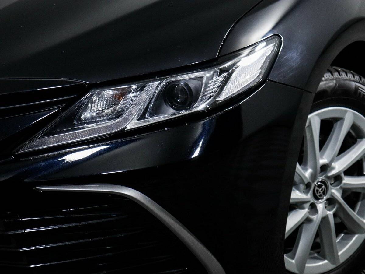 Toyota Camry 2021