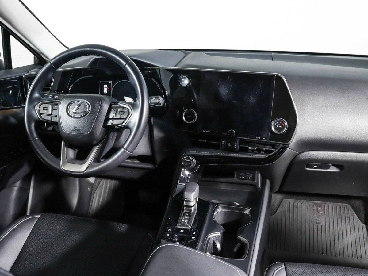Lexus NX 2021