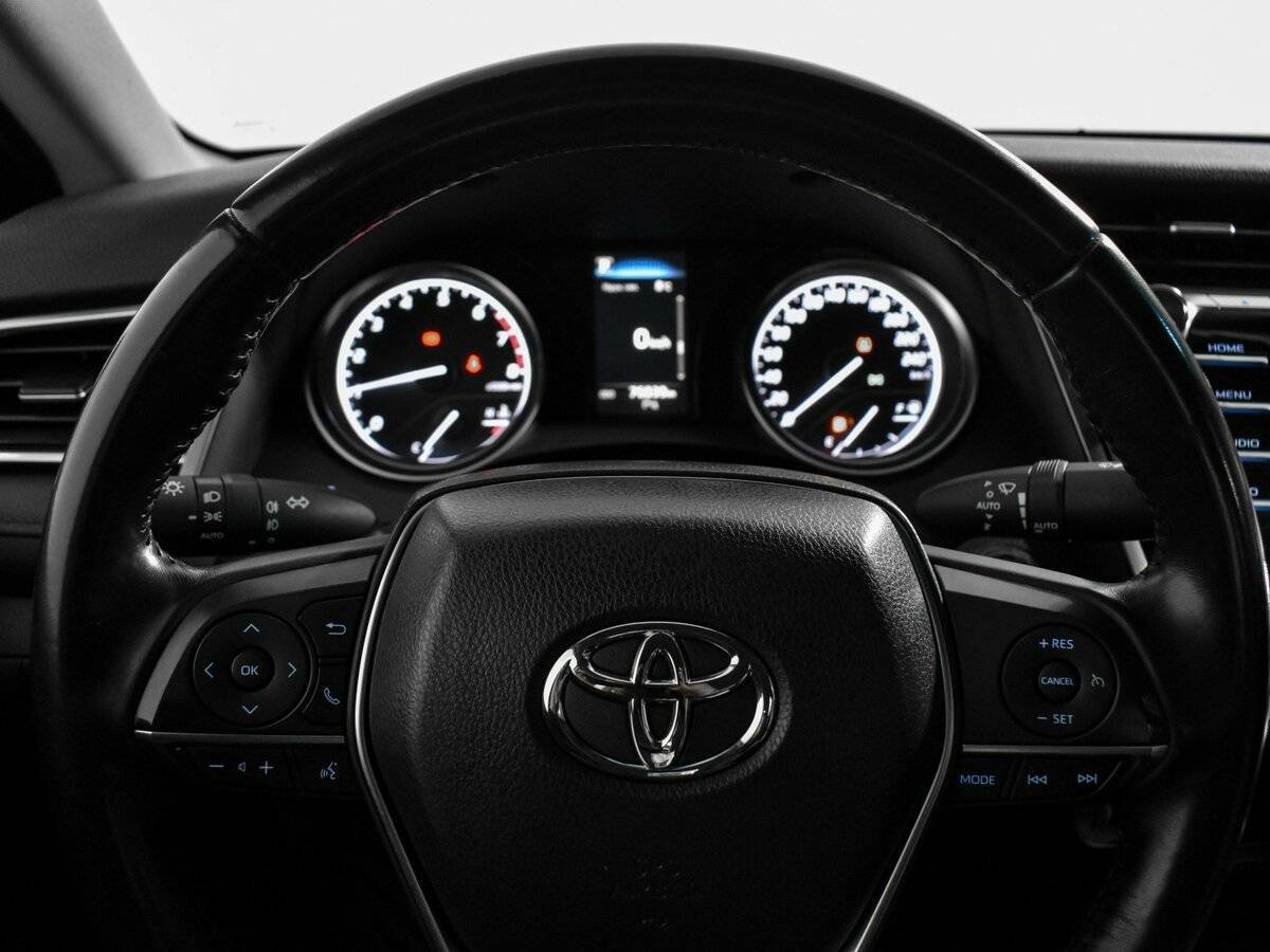 Toyota Camry 2019