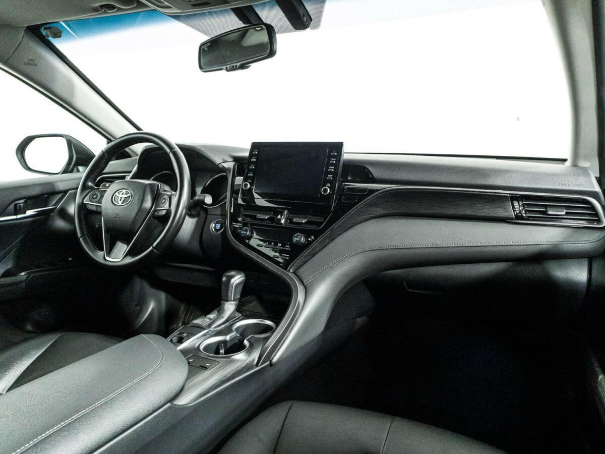 Toyota Camry 2021