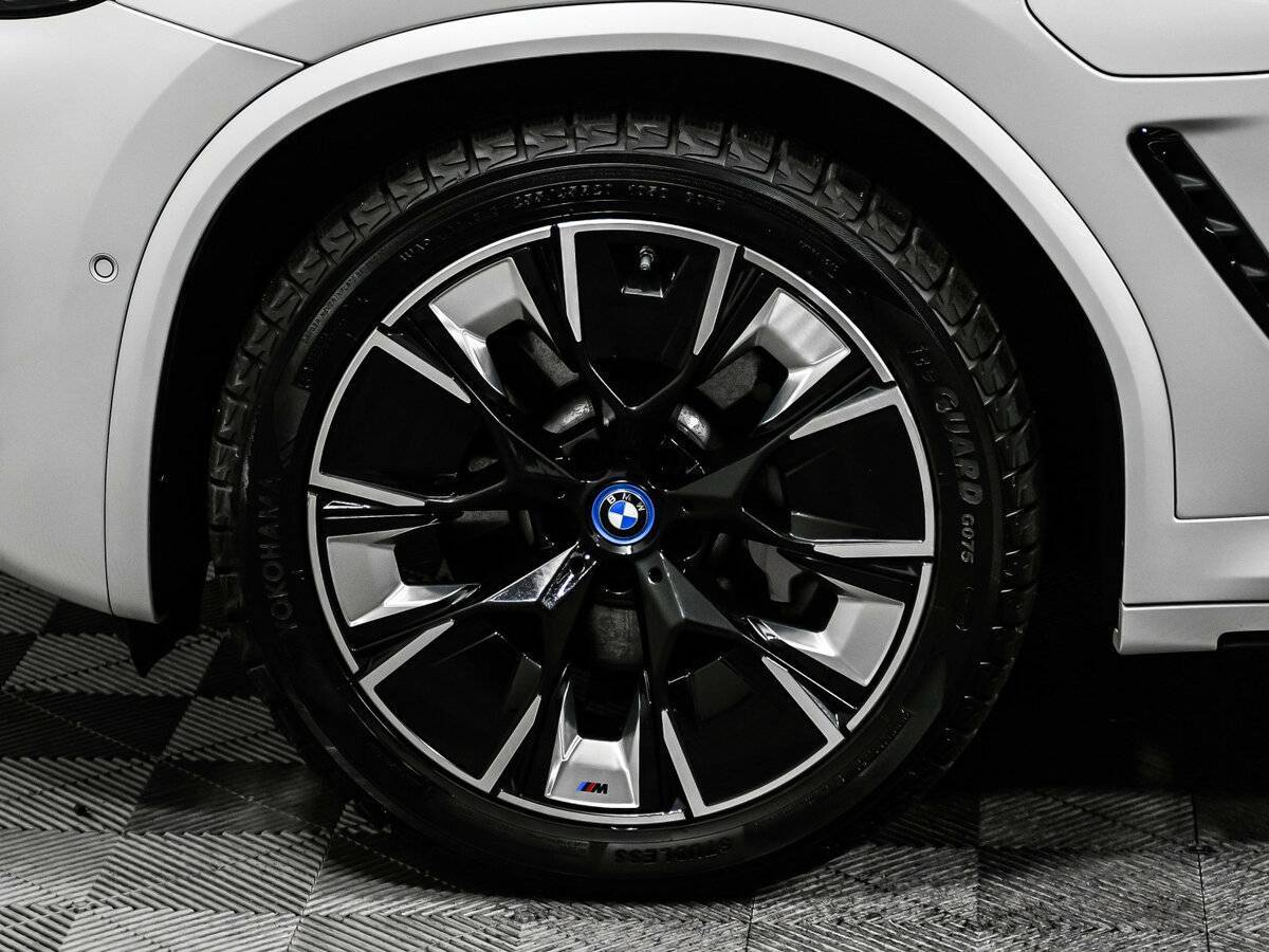 BMW iX3 2023